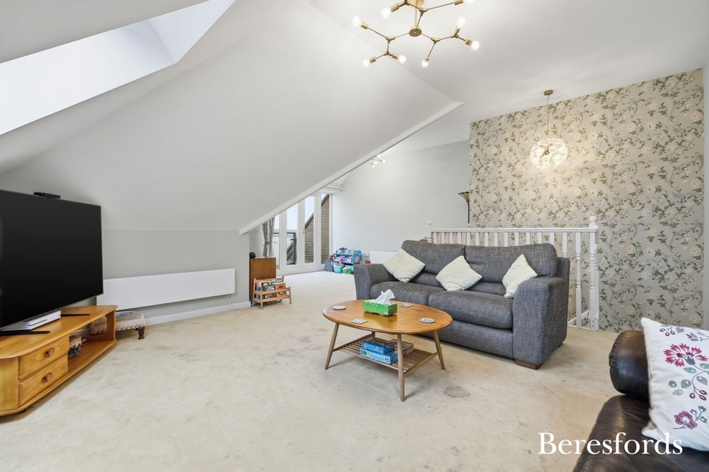 Property photo 3 of 21 Picture No. 14