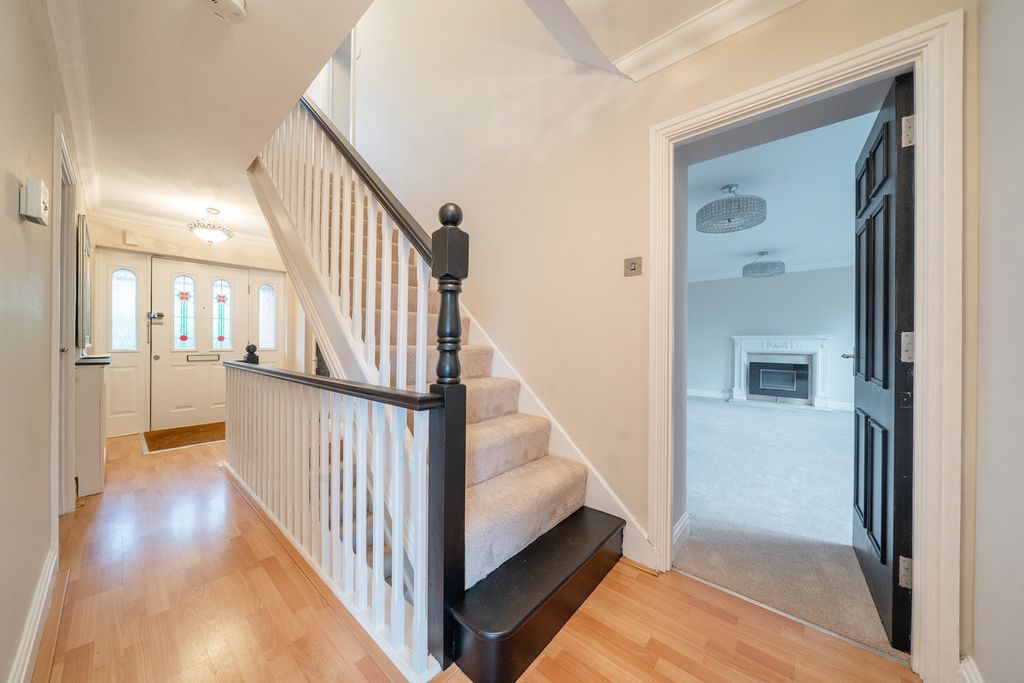 Property photo 3 of 22