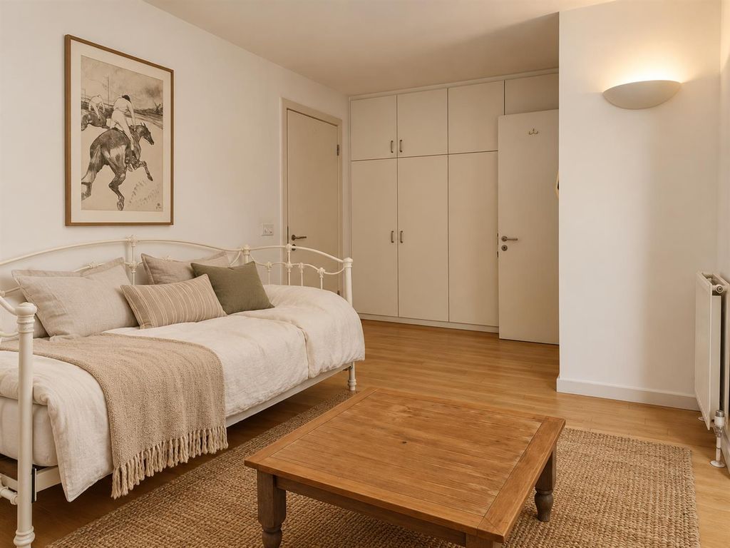 Property photo 2 of 7 76Eb1F91-F529-4721-ba82-3Cf82F620d36.Png