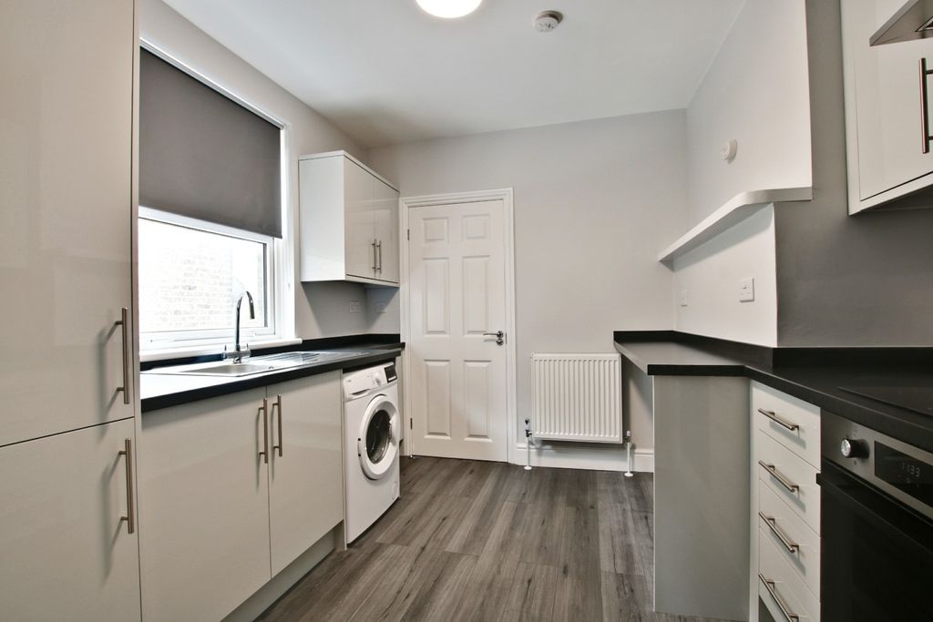 Property photo 3 of 11 4683122