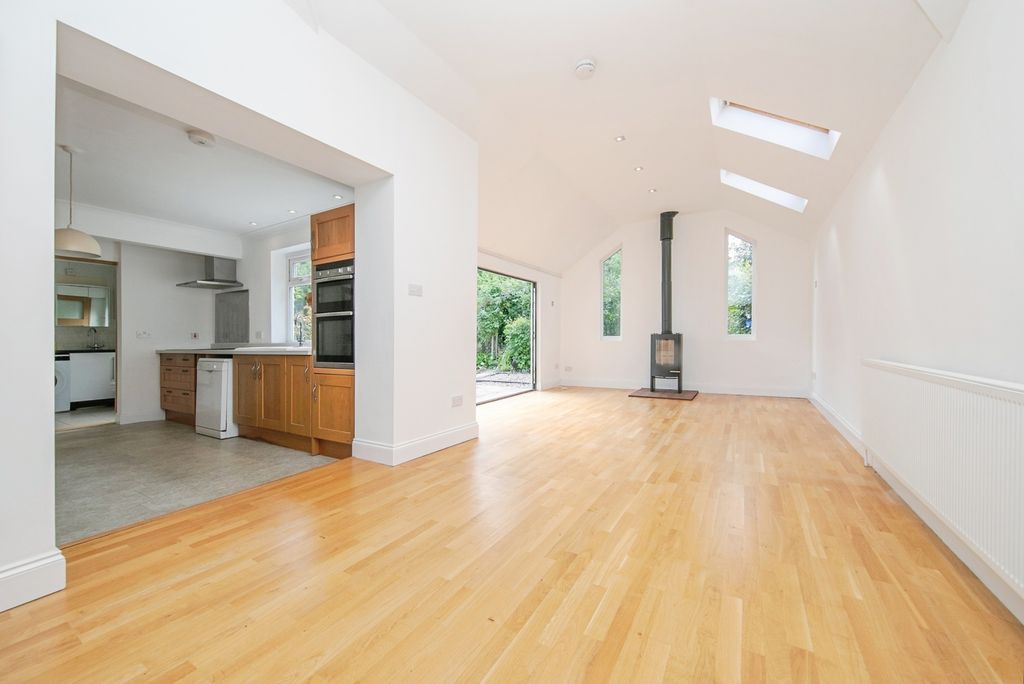 Property photo 3 of 17 Photo