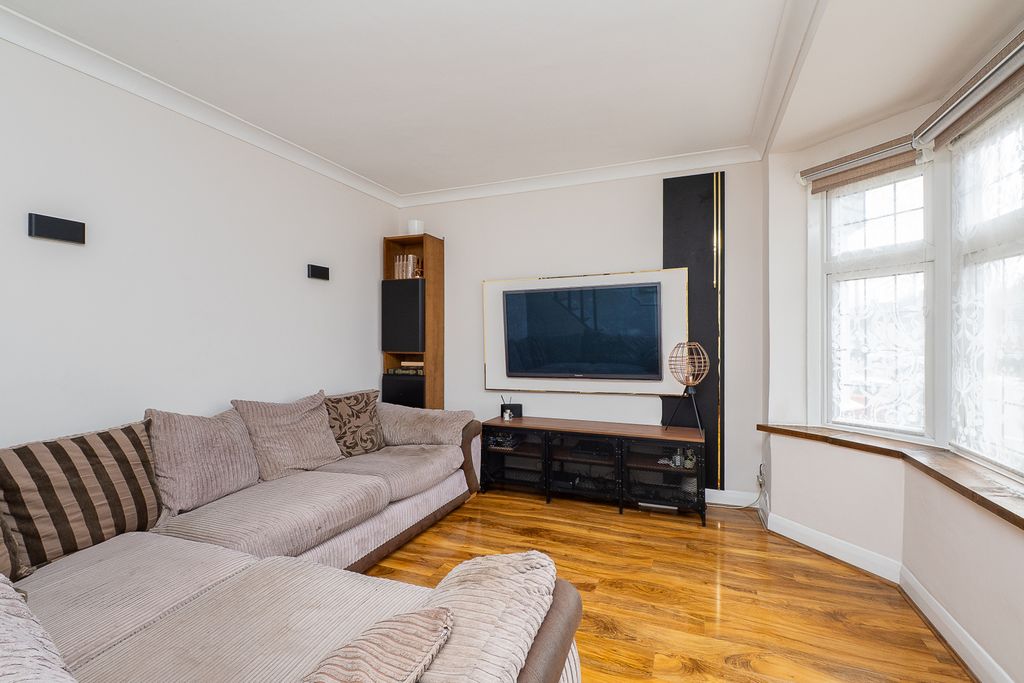 Property photo 2 of 33 Picture No. 04