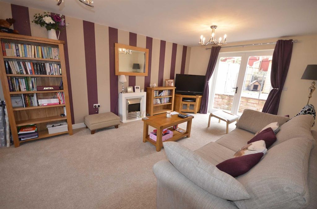 Property photo 2 of 11