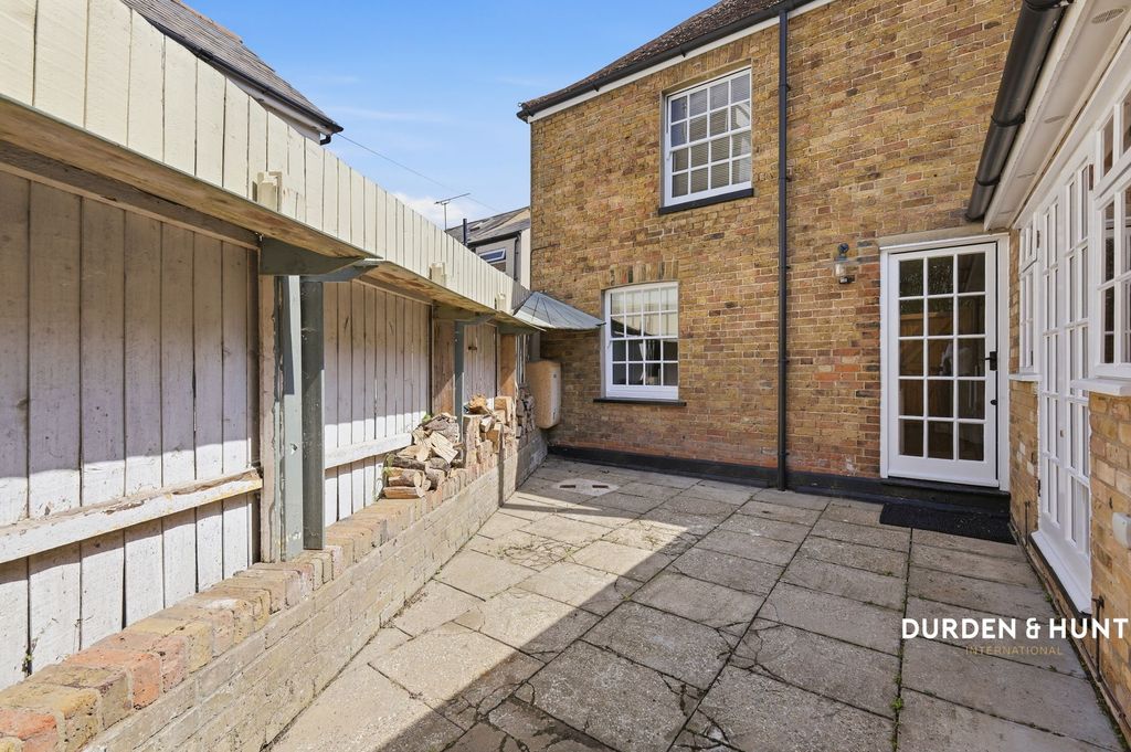 Additional image 11 of 2 bed flat for saleHigh Street, Ongar CM5