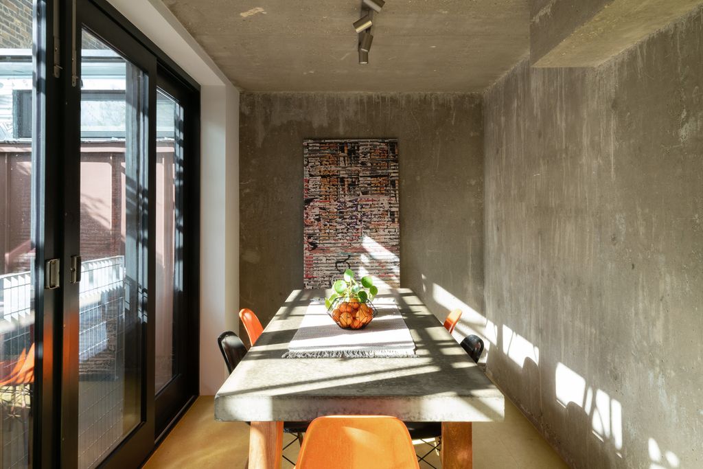 Property photo 3 of 26 212608 - 1-London-Fields-West-43-Edit.Jpg