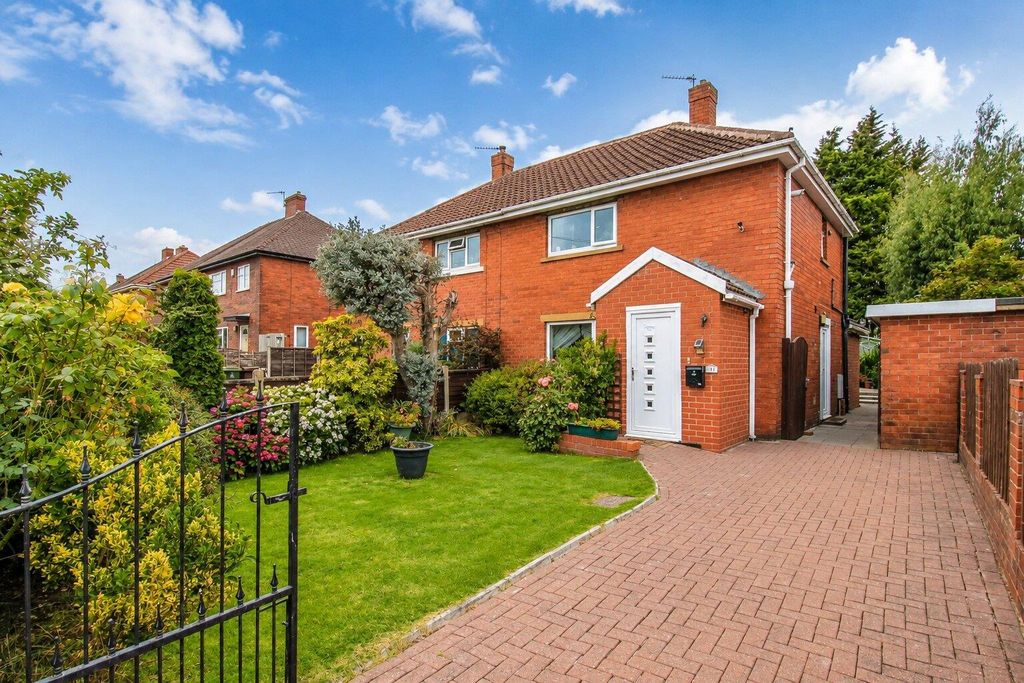 Property photo 1 of 11