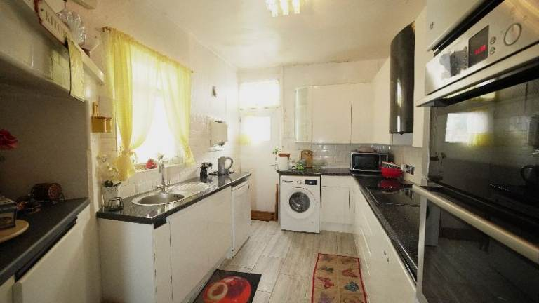 Property photo 3 of 4