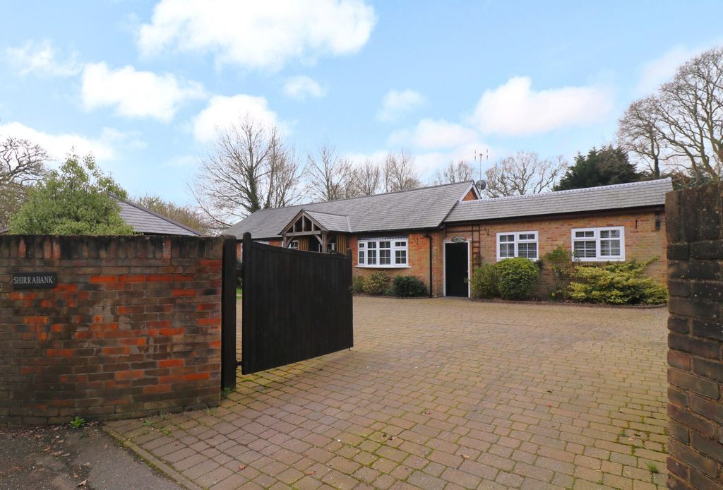Additional image 28 of 4 bed detached bungalow for saleBotley Road, West End SO30