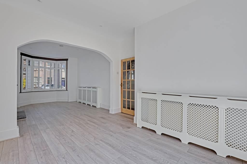 Property photo 3 of 16 05-85B7918A2173-Small.Jpg