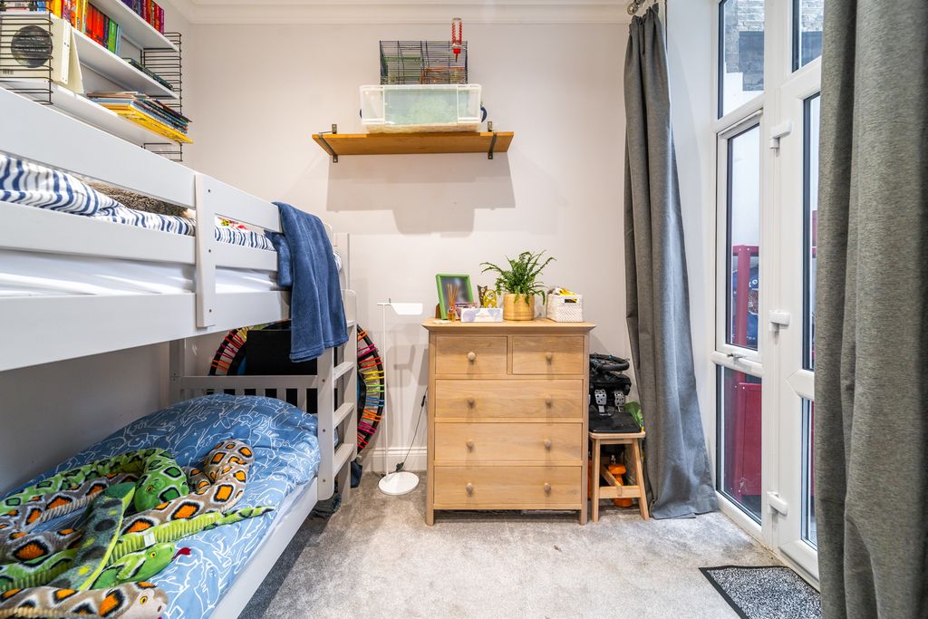 Property photo 3 of 10 Ndb01007-Edit