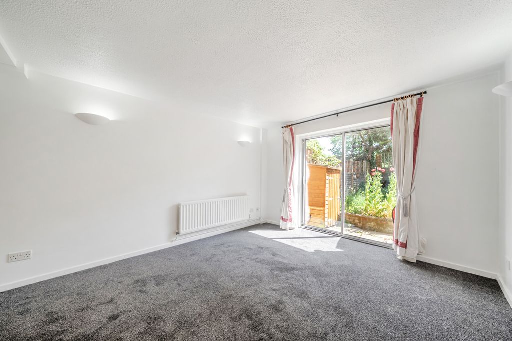 Property photo 3 of 16 1465919-14-6A15Ac...