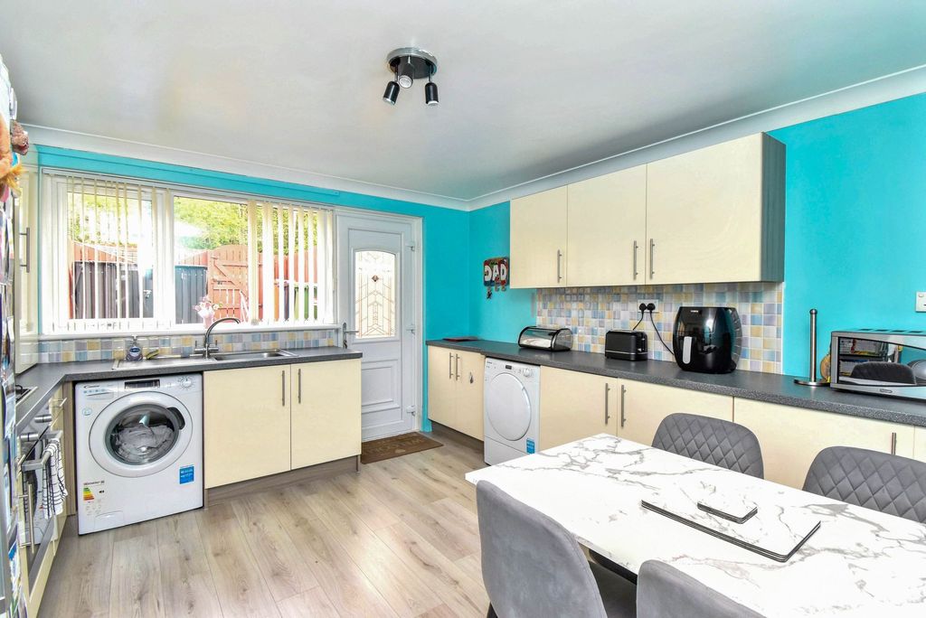 Property photo 2 of 11 Kitchen/Dining Angle 1