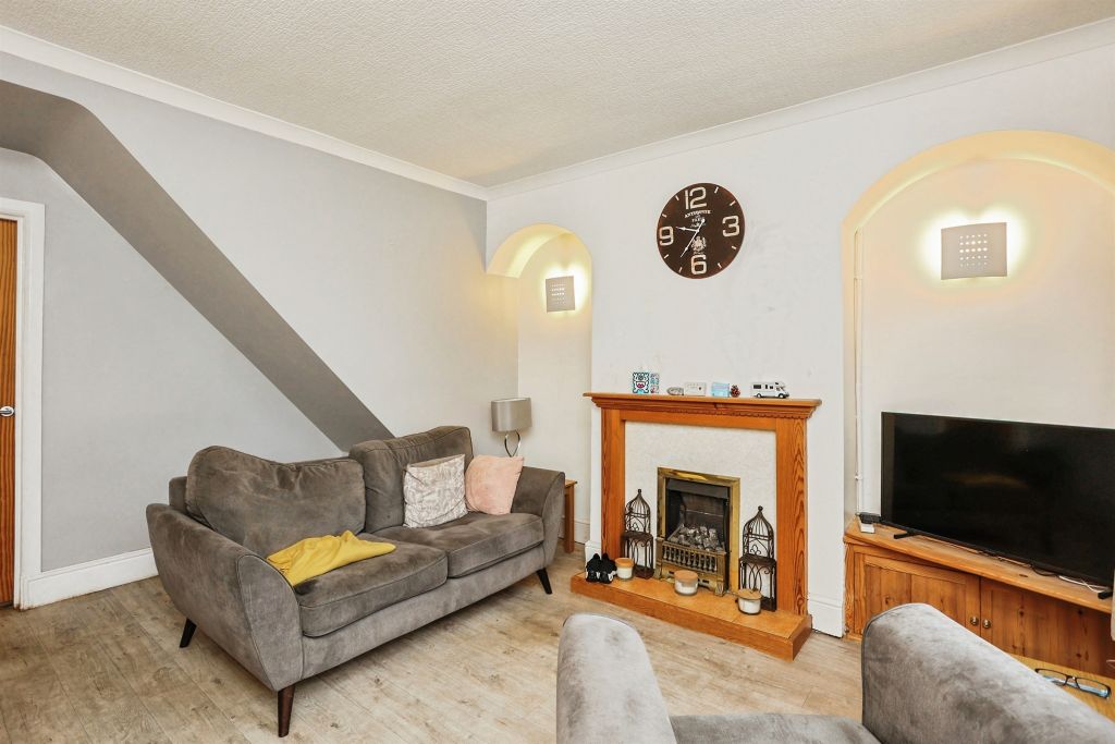 Property photo 2 of 17