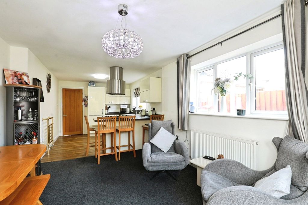 Property photo 3 of 33 Pbox-Img.Jpg