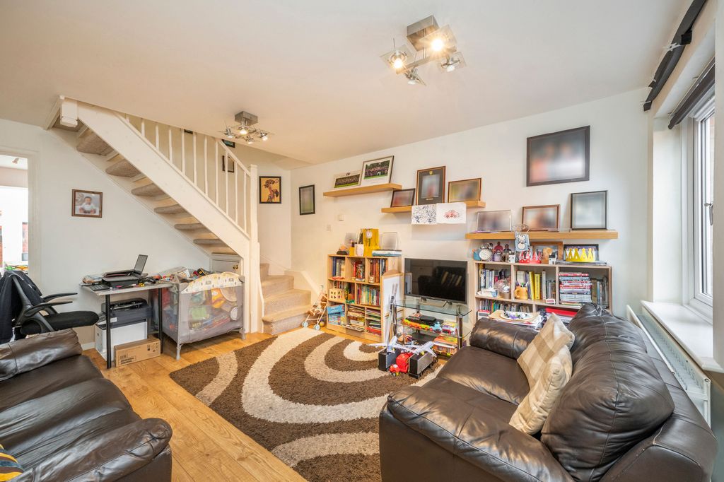 Property photo 2 of 9