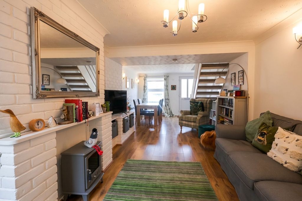 Property photo 3 of 11