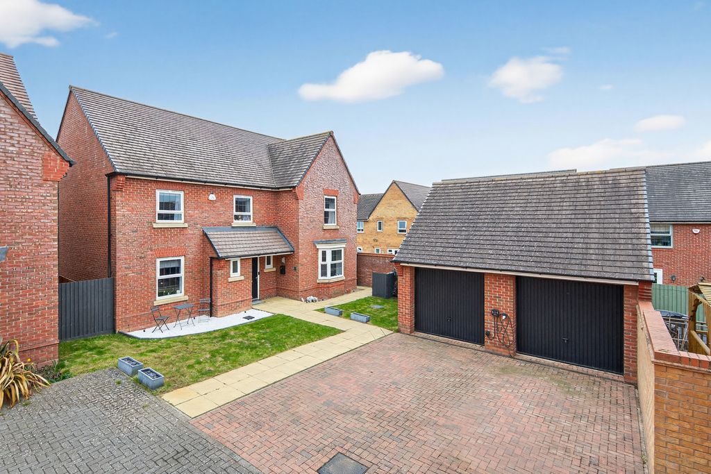 Property photo 1 of 38