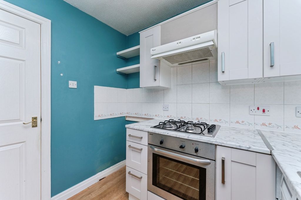 Property photo 3 of 15 Kitchen