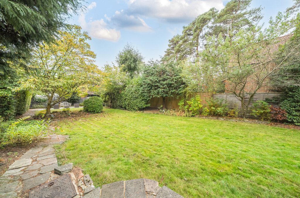 Property photo 2 of 23