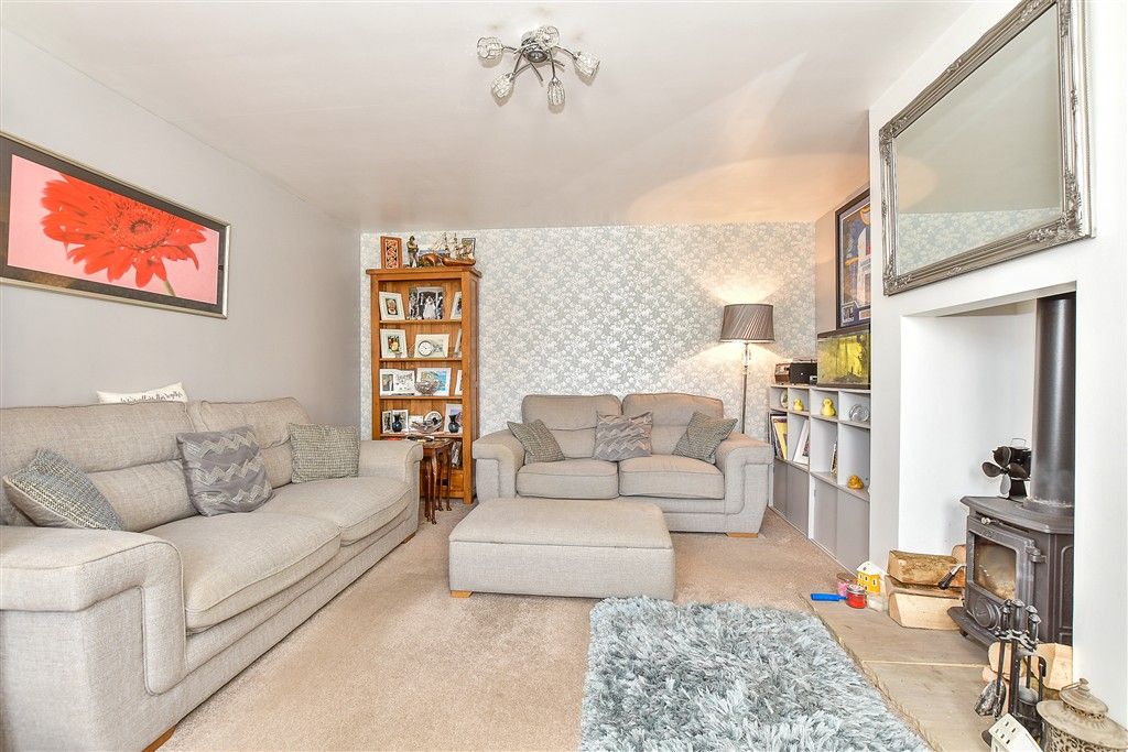 Property photo 3 of 13 Lounge