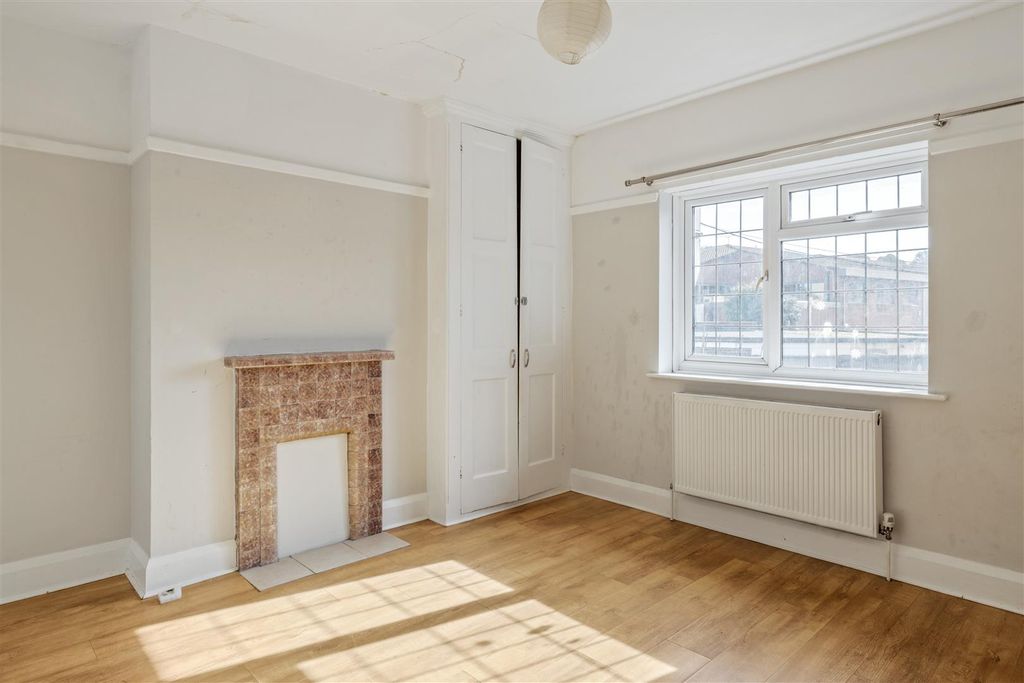 Additional image 11 of 3 bed flat for saleCommercial Square, Haywards Heath RH16