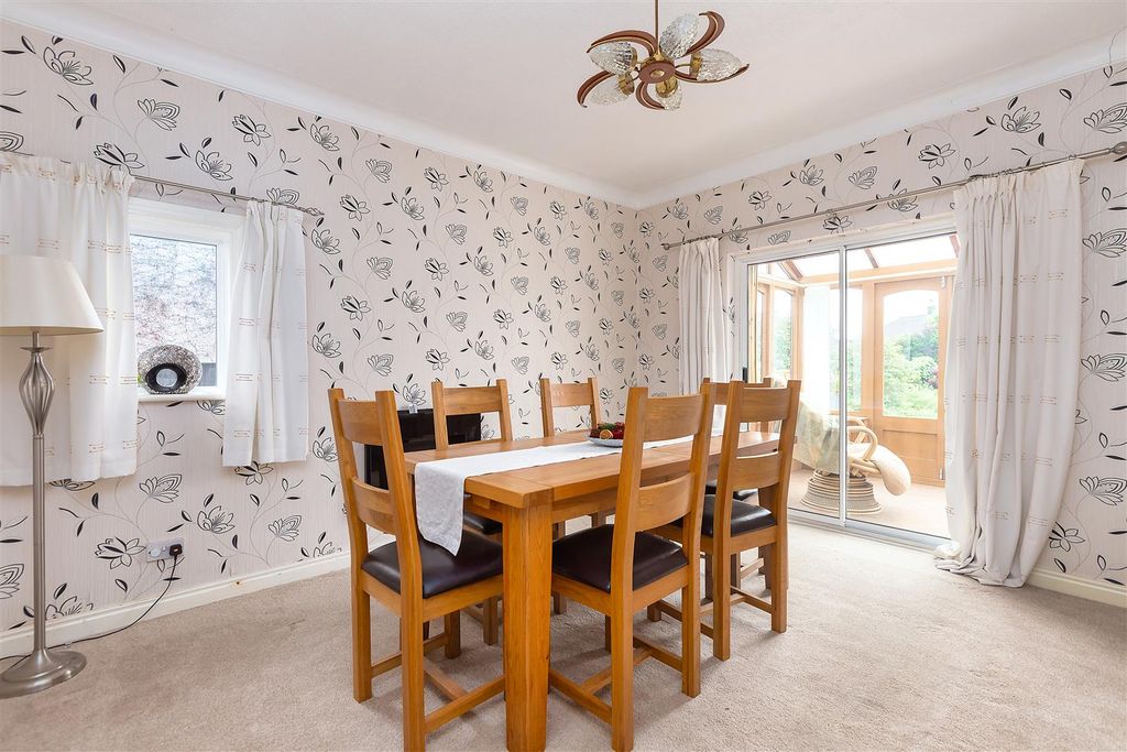 4 bed detached house for saleMarsh Crescent, Morecambe LA4 photo 4