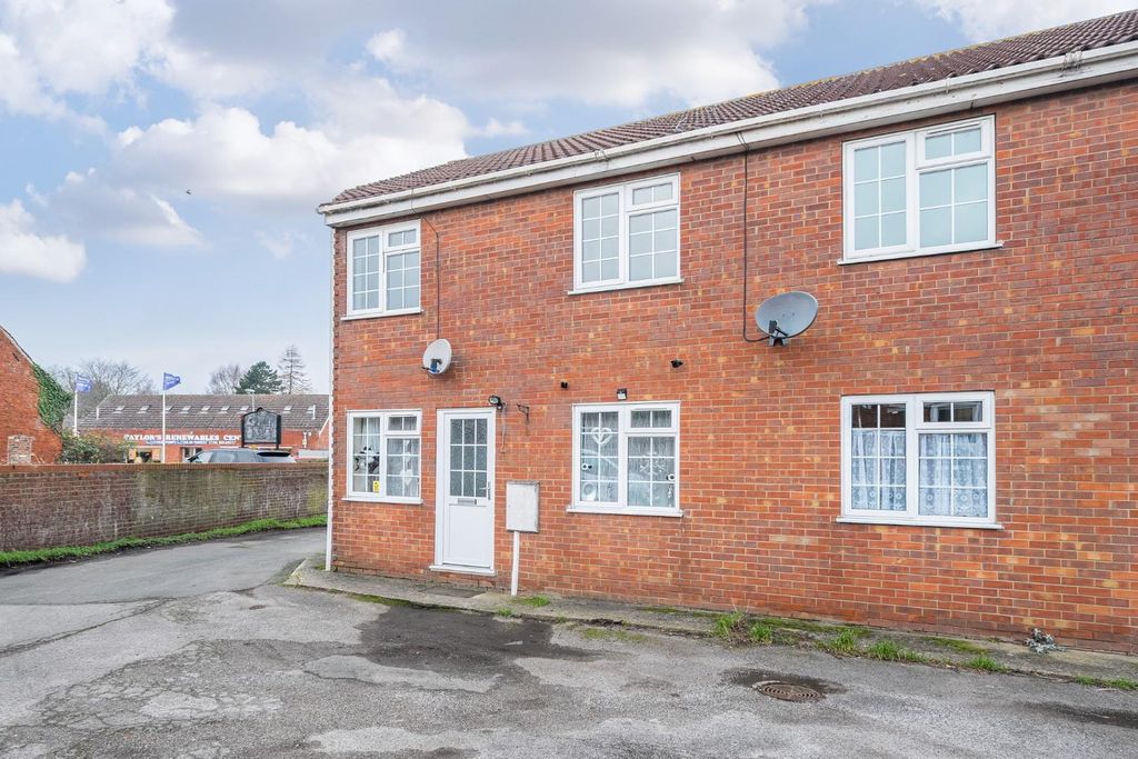 Property photo 1 of 17 Entrance Front.Jpg