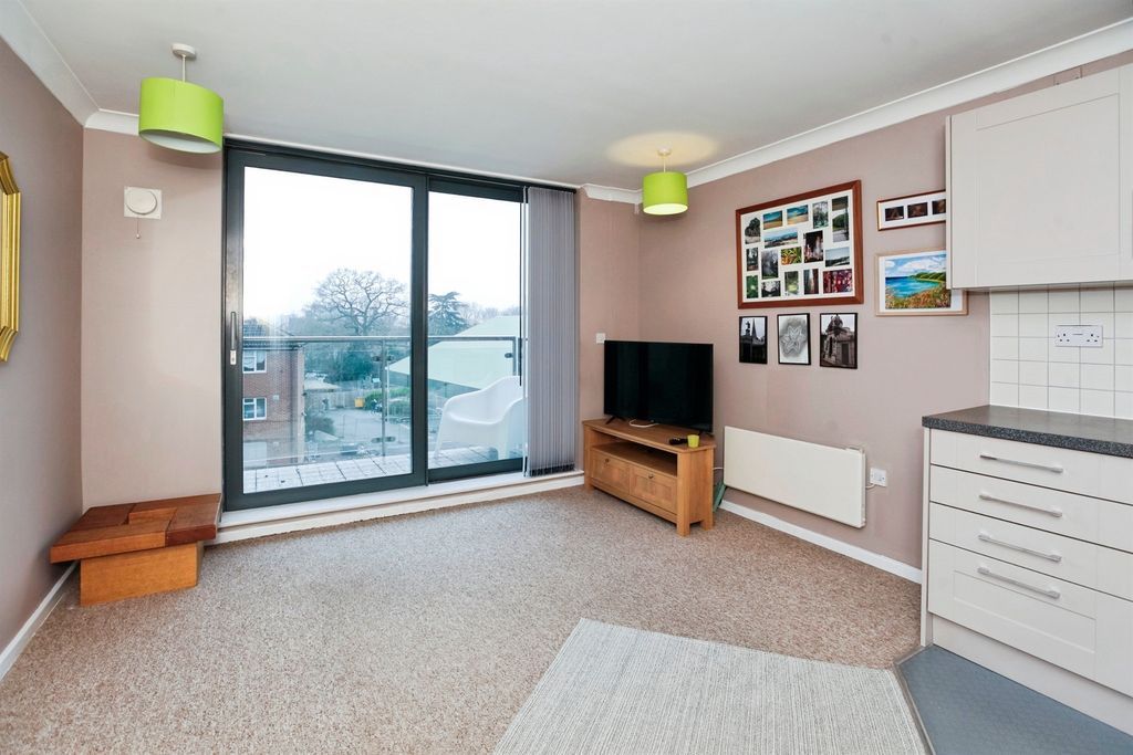 Property photo 3 of 11