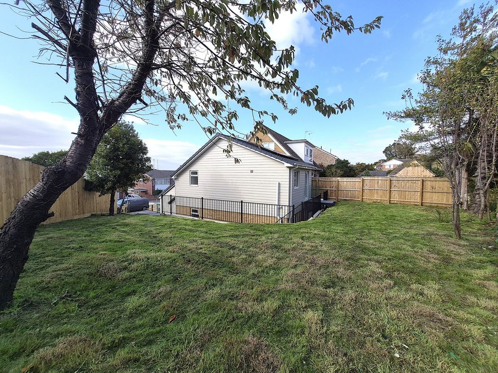 Property photo 2 of 26