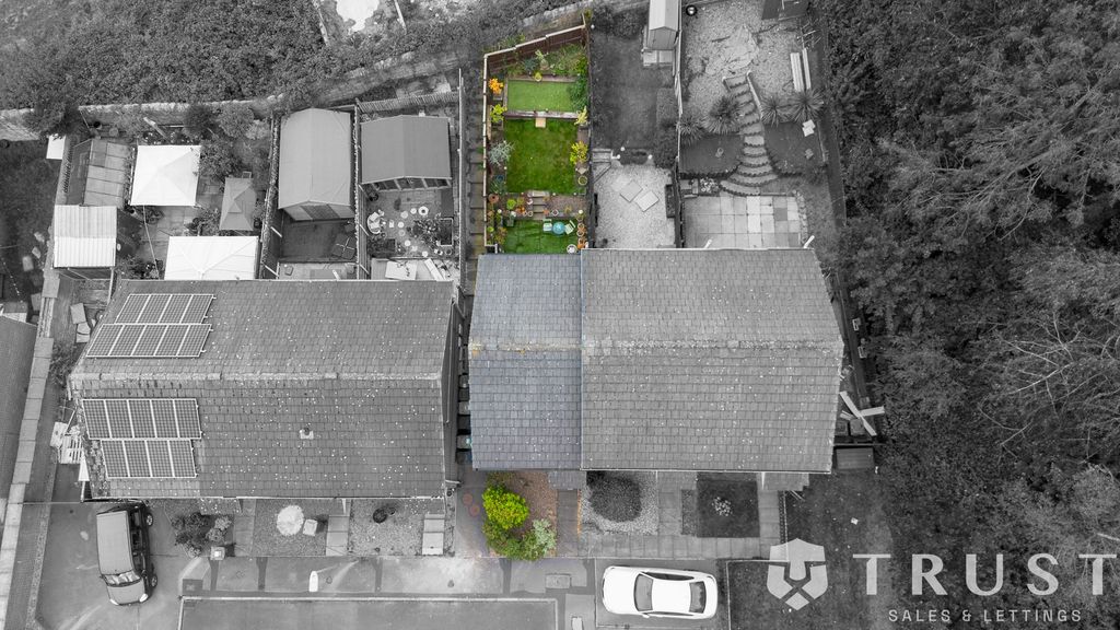 Property photo 2 of 24