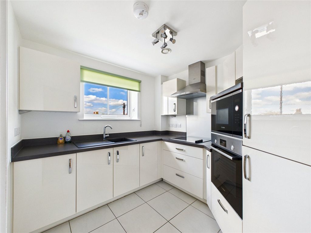 Property photo 3 of 17 Picture 3