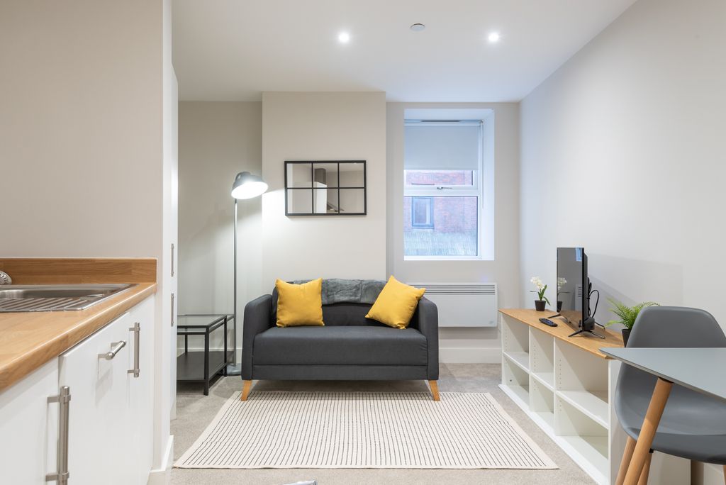 Property photo 1 of 18