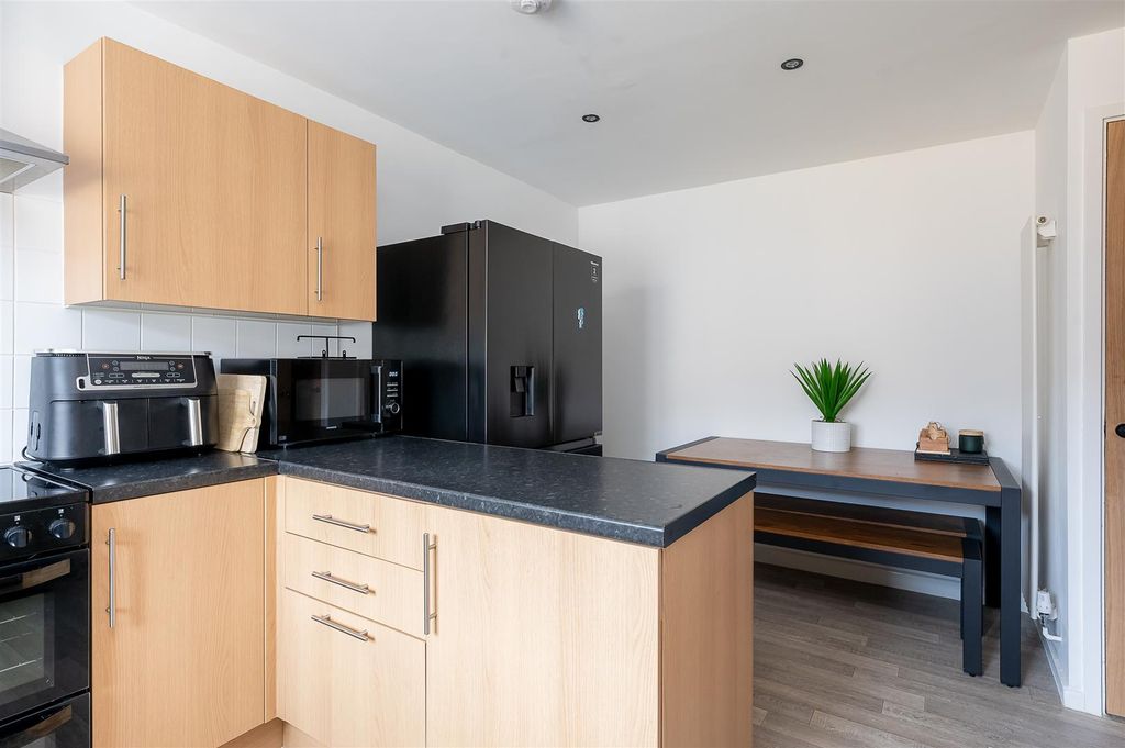Property photo 1 of 12 Kitchen Diner
