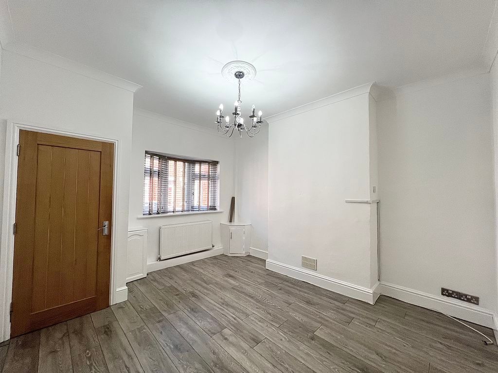 Property photo 2 of 8 Photo 2