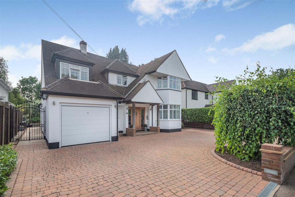 Property photo 1 of 12 8657816-Exterior03.Jpg