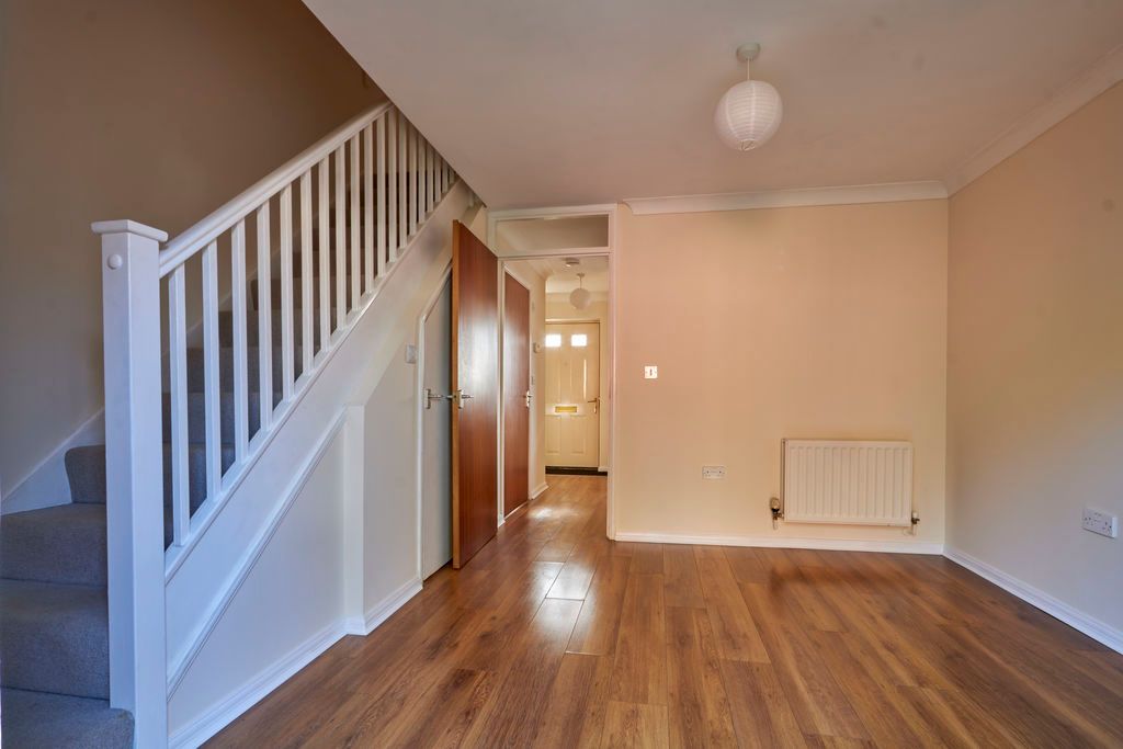 Property photo 3 of 11 Living Room