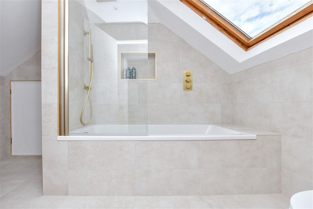 Property photo 1 of 17 Feature