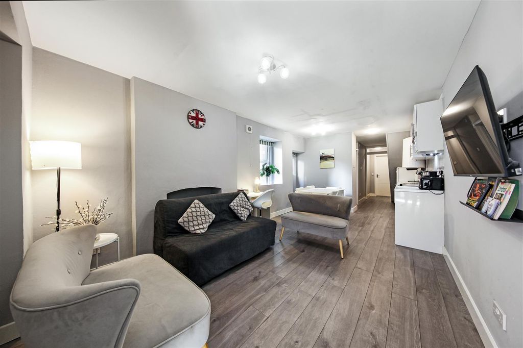 Property photo 1 of 10 Reception Room