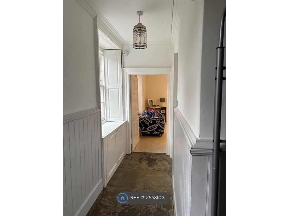 Property photo 2 of 35 Ground Floor Leading To Kitchen/Dining