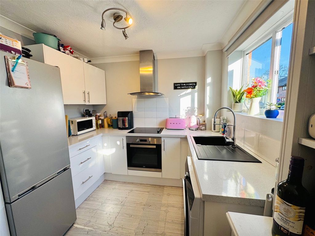 Property photo 3 of 8 Picture No. 05