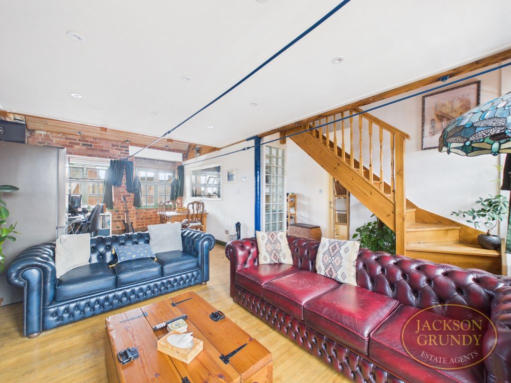 Property photo 2 of 14 Eaton House