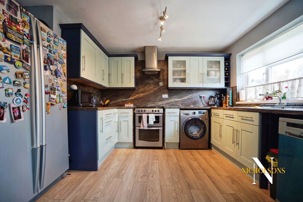 Property photo 3 of 19 3203666