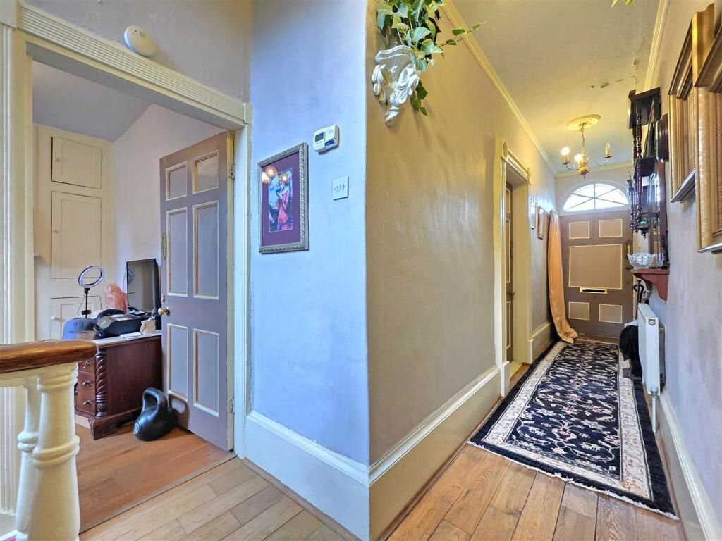 Property photo 2 of 33