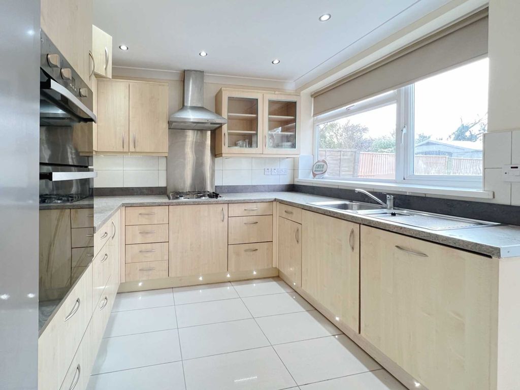 Property photo 2 of 22
