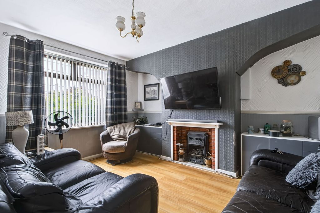 Property photo 2 of 13