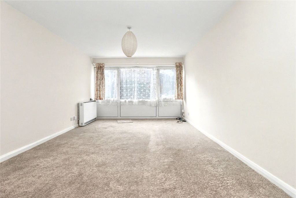 Property photo 3 of 8 Picture No. 14