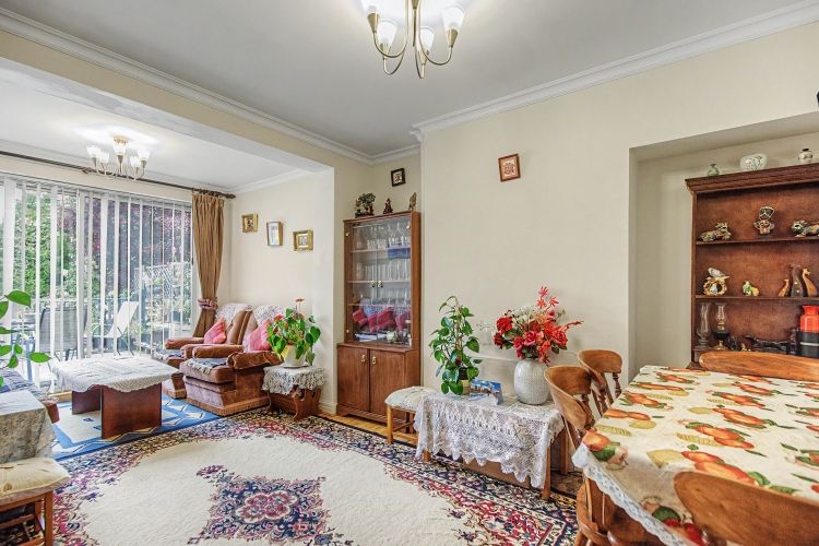 Property photo 3 of 14 329905