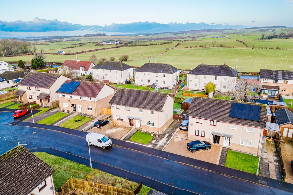 Property photo 3 of 28