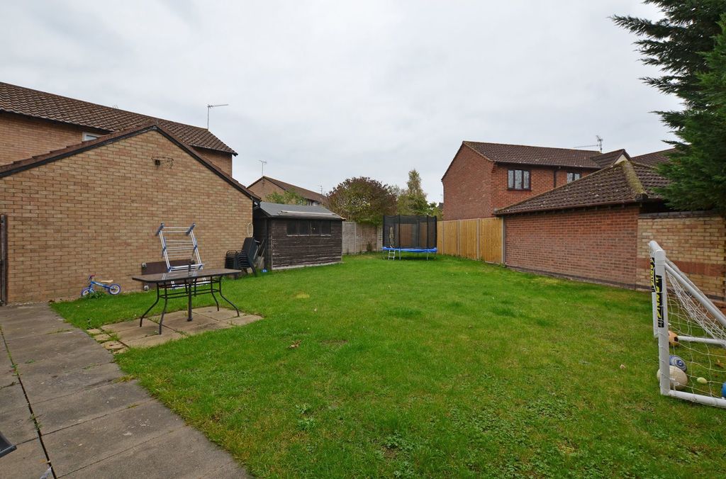 Property photo 3 of 14 3 - Garden