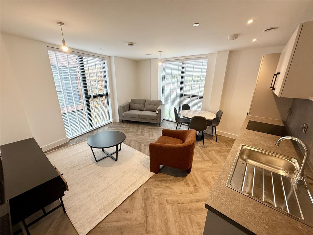 Property photo 3 of 7 Living Room